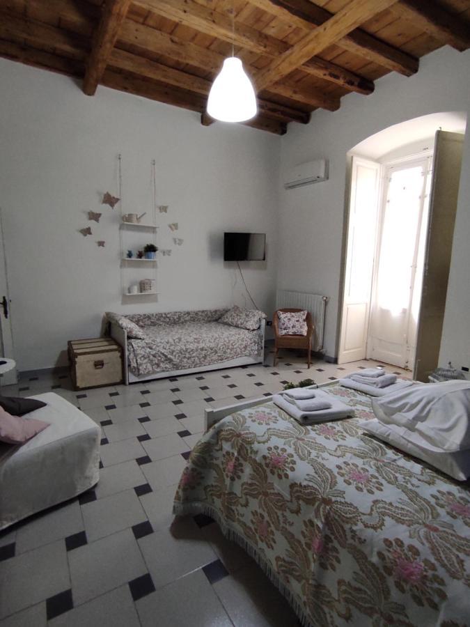 Terra Del Sole Panzió Trani Kültér fotó