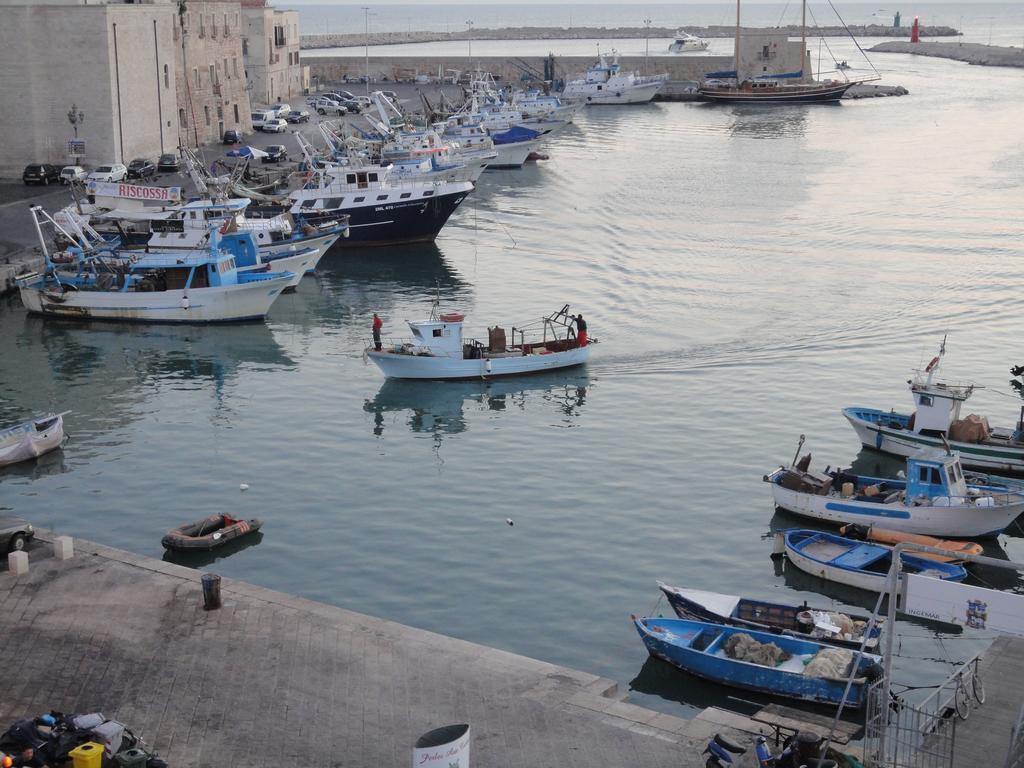 Terra Del Sole Panzió Trani Kültér fotó