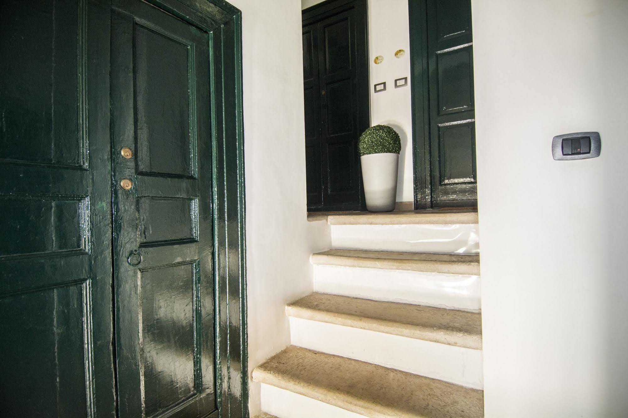 Terra Del Sole Panzió Trani Kültér fotó