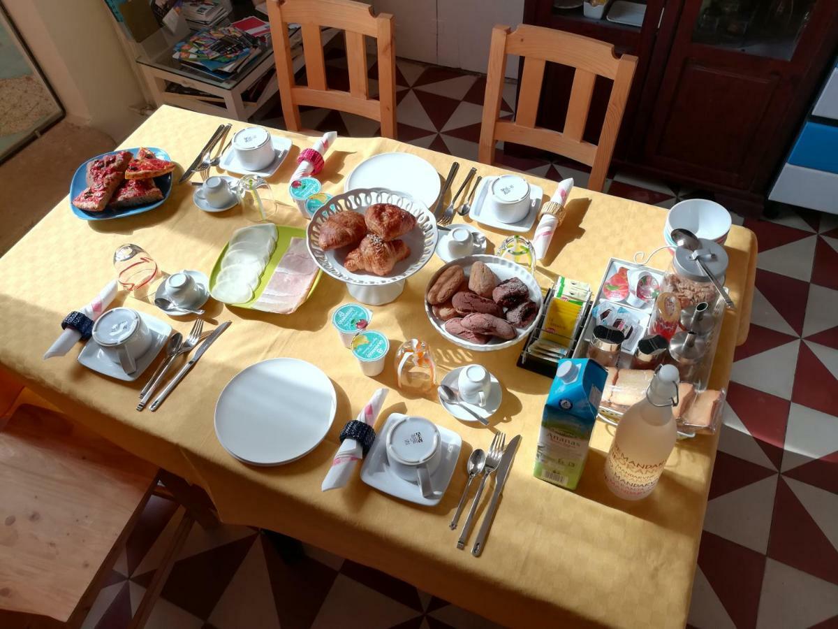 Terra Del Sole Panzió Trani Kültér fotó
