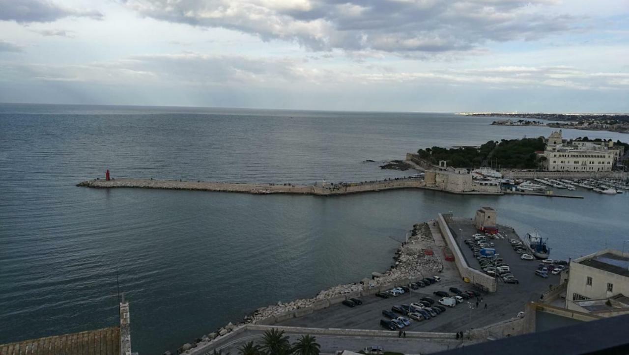 Terra Del Sole Panzió Trani Kültér fotó